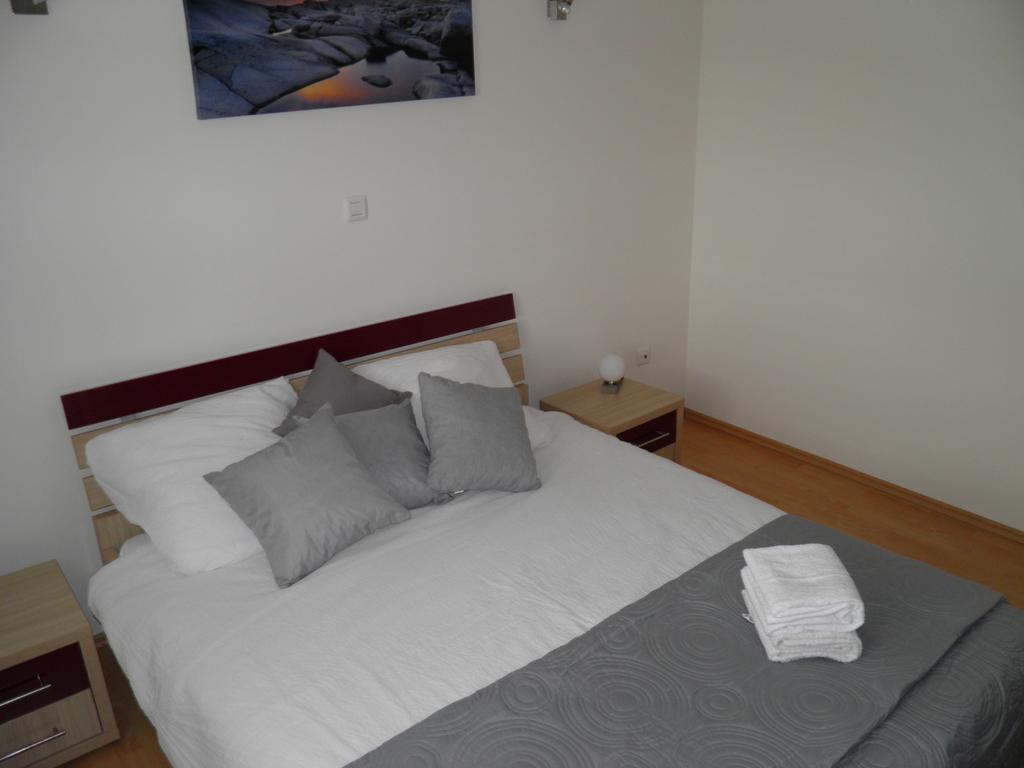 Apartmani Galeb Биоград на Мору Екстериор снимка