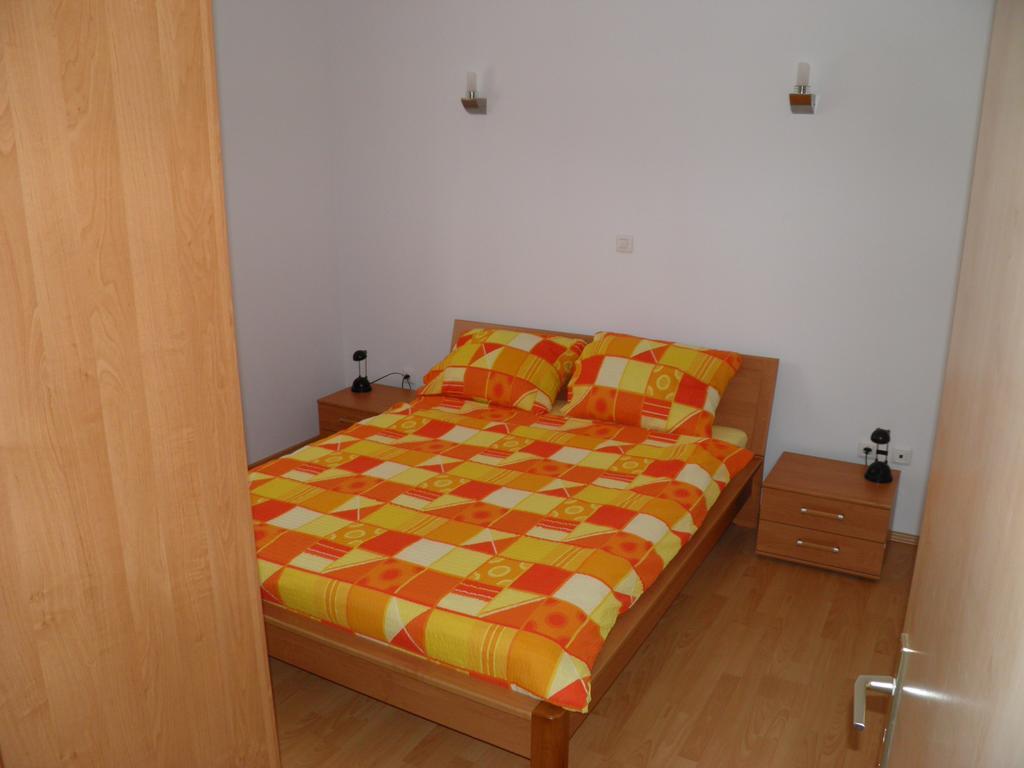 Apartmani Galeb Биоград на Мору Екстериор снимка