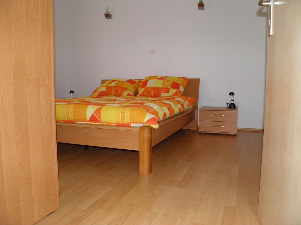 Apartmani Galeb Биоград на Мору Екстериор снимка