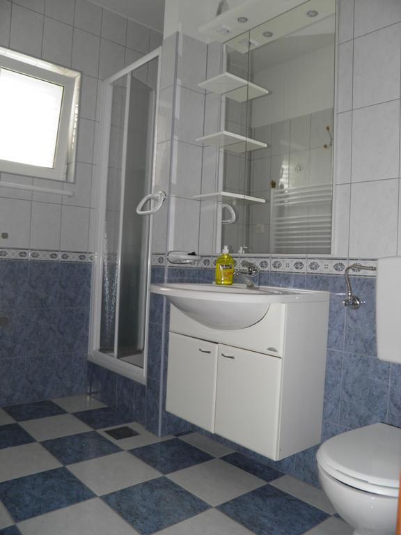 Apartmani Galeb Биоград на Мору Екстериор снимка