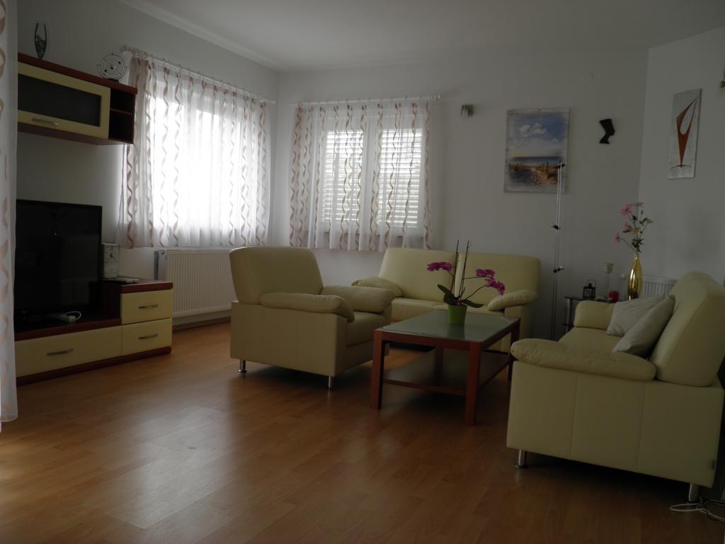 Apartmani Galeb Биоград на Мору Екстериор снимка