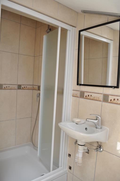 Apartmani Galeb Биоград на Мору Екстериор снимка