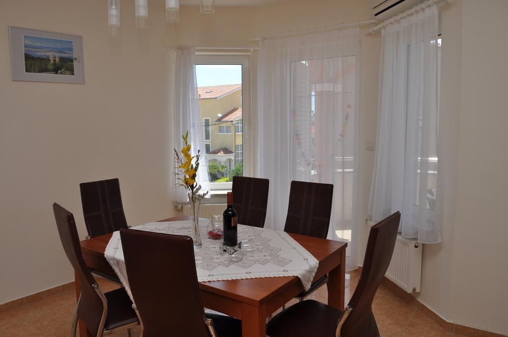 Apartmani Galeb Биоград на Мору Екстериор снимка