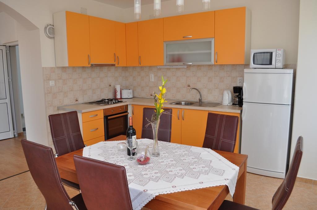 Apartmani Galeb Биоград на Мору Екстериор снимка