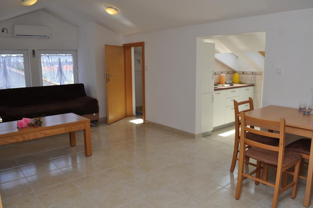 Apartmani Galeb Биоград на Мору Екстериор снимка